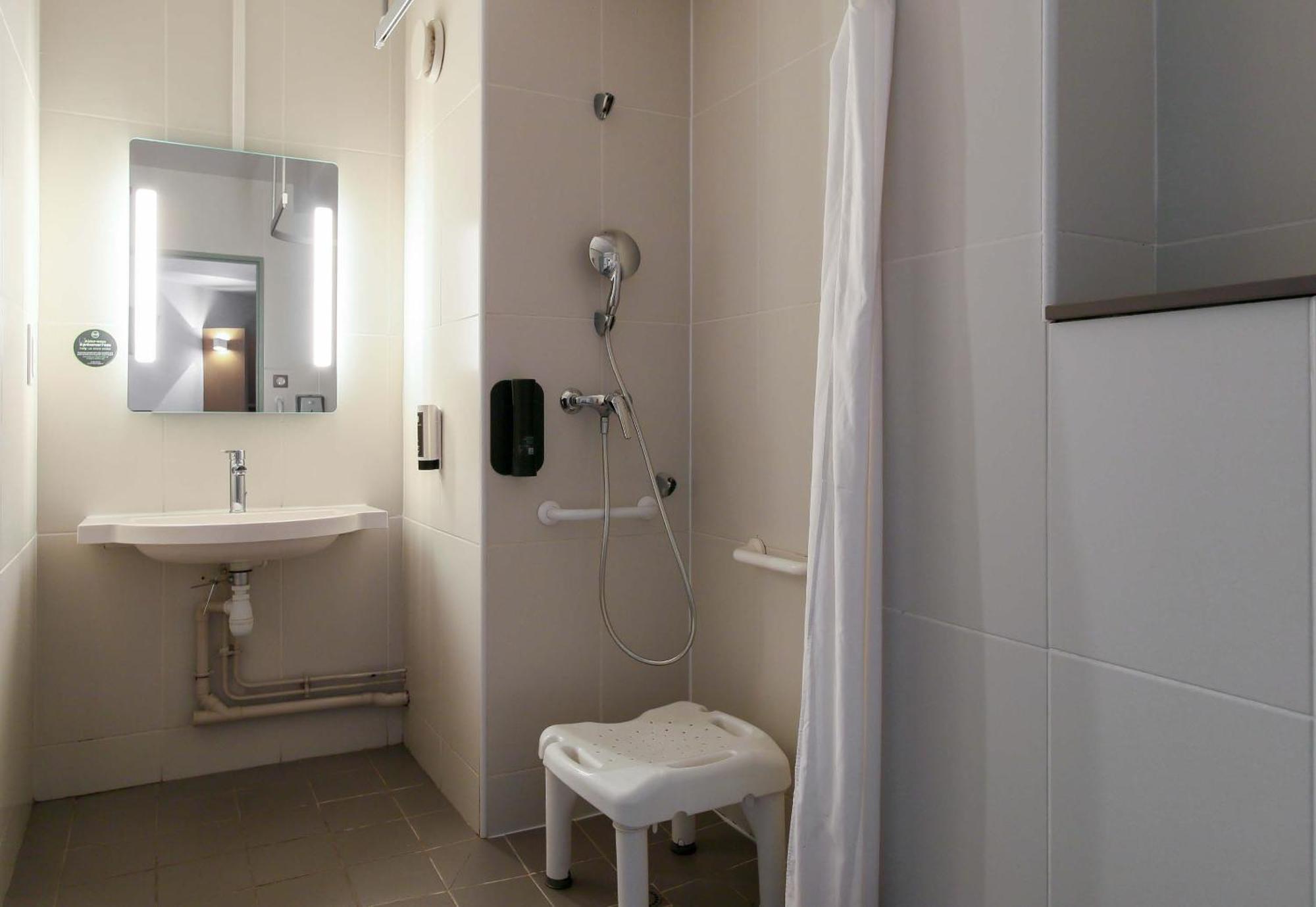 B&B Hotel Marseille Euromed Εξωτερικό φωτογραφία
